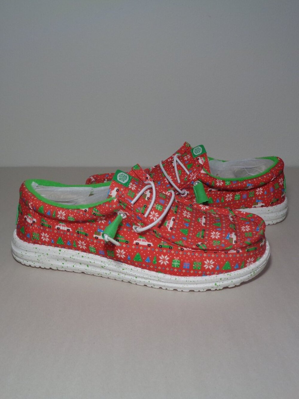 Heydude Size 9 M / WALLY  HOLIDAY SWEATER / Christmas / Loafers New Men's Shoes